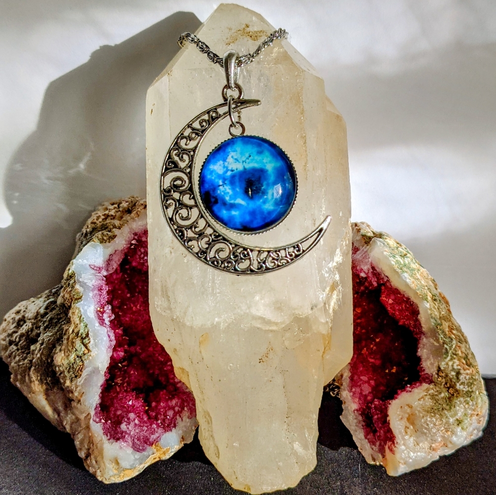 ✨Galaxy & Crescent Moon Pendant✨